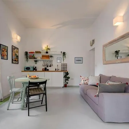 Дом отдыха Traditional Maltese Town House In Флориана