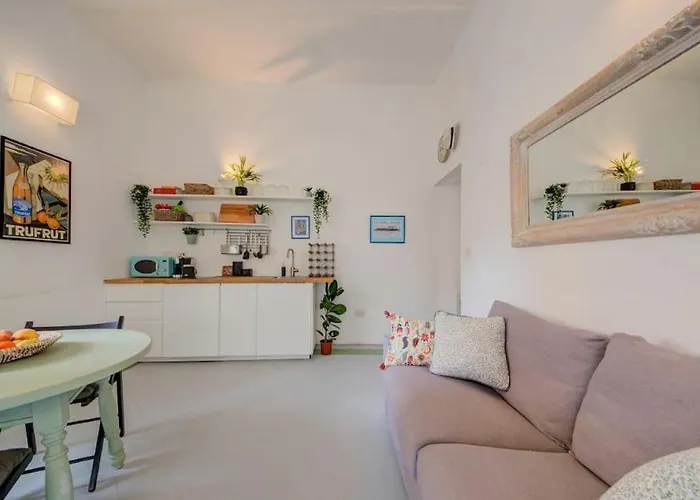 Townhouse With Private Terrace - Walk To Valletta