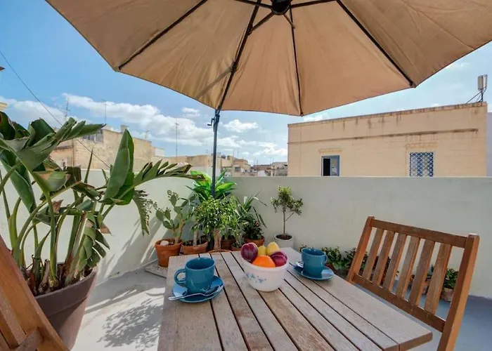 Feriehus Townhouse With Private Terrace - Walk To Valletta Floriana